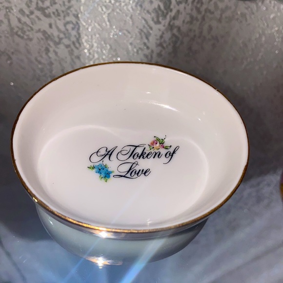 Vintage Avon 🌸 Jewelry Trinket - Picture 5 of 6